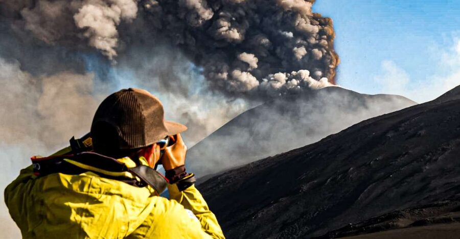 Special trekking on the most authentic and wild side of Etna - The first walk at 2,800 to 2,900 meters