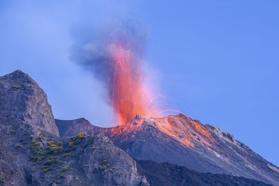 Stromboli: Sunset Trekking Tour - Sciara del Fuoco and the 400-meter observation point