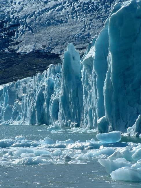 Stygge: Kayaking and Glacier Hike - Paddling across Styggevatnet for 90 minutes