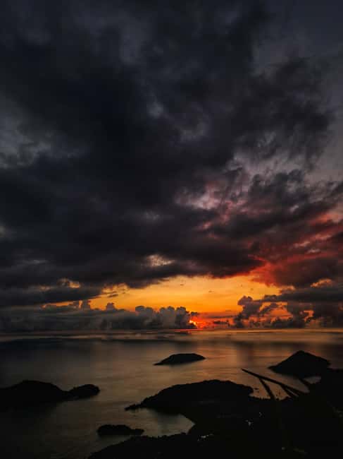 Sunset Explorer! Scenic Mountain Hike in Seychelles - Reaching the viewpoint before sunset