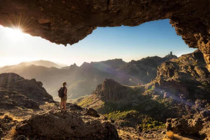The Roque Nublo Base Camp Experience: Hiking, Picnic and Climbing - Time at Roque Nublo summit