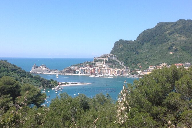 Trekking an Island of Palmaria - How the experience compares with exploring alone