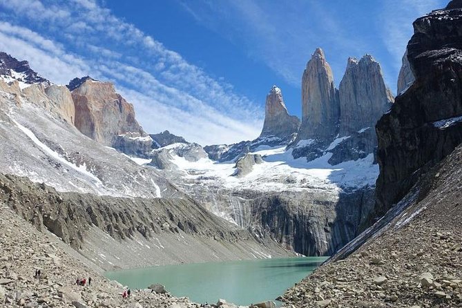 Trekking Base Torres - Torres del Paine trek from Puerto Natales - Time at the viewpoint and the lake