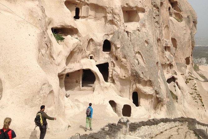 Trekking in Cappadocia (4 days) - Day one: 15 kilometers from Red and Rose Valley to Pasabag