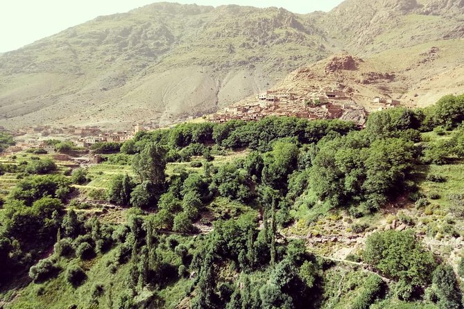 Trekking in Morocco / Atlas Mountains and Sahara Trek (5days) - Todra Gorge and the approach to Merzouga
