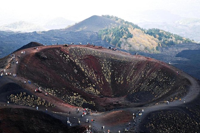 Trekking in the morning on Mount Etna - What this Mount Etna morning actually feels like