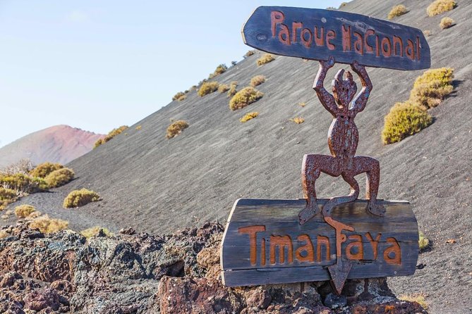 Trekking in the Volcanoes Natural Park in a small group - Key points to know before booking