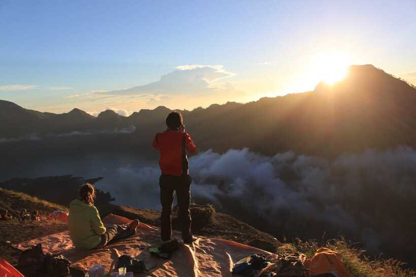 Trekking Rinjani One Day Trek Senaru Crater Rim - Food, water, and the porter team
