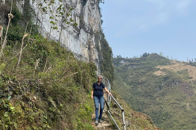 Trekking the White Cliff Ma Pi Leng Pass Adventure - Entering the White Cliff section