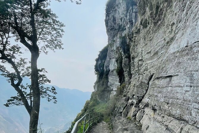 Trekking the White Cliff Ma Pi Leng Pass Adventure - How difficult is the 8 or 10 km route?