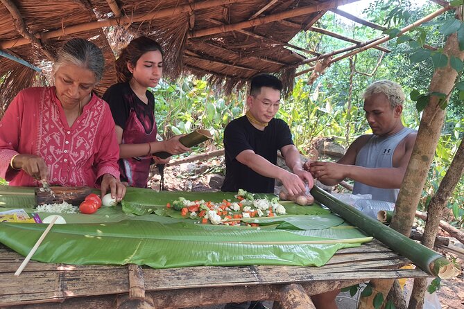 Trekking with Lunch cooked by Bamboo in the Chiang Rai jungle - Why the bamboo lunch makes this Chiang Rai trek different