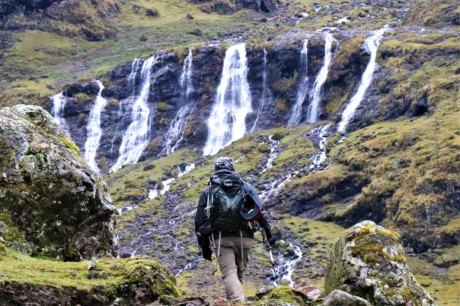 Ultimate Lares Trek & Inca Trail 5 days - Day 3: Down to Huaran and the old streets of Ollantaytambo