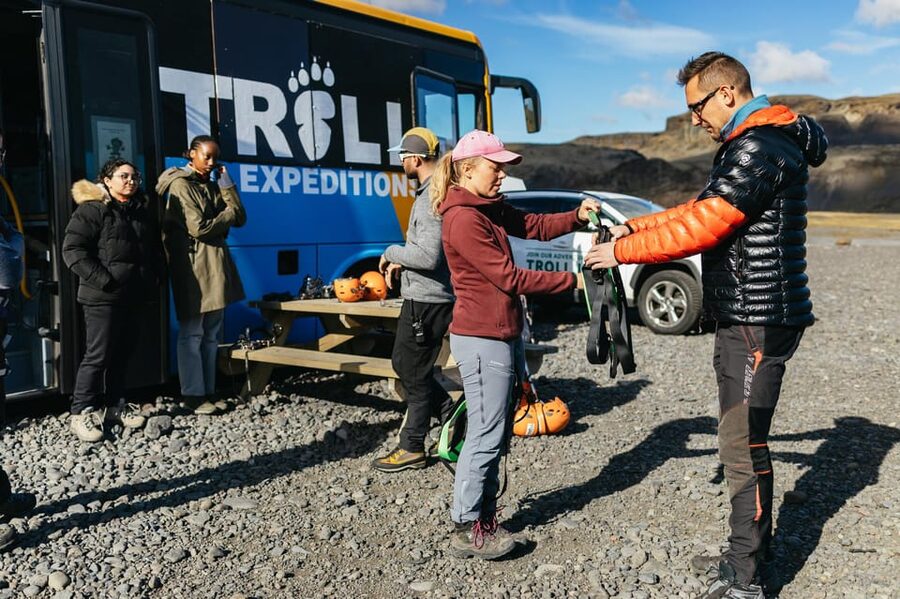 Vik: Guided Sólheimajökull Glacier Hike - Coffee, chocolate, and a useful pause