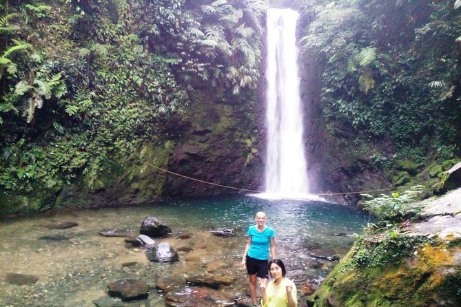 volcano hike and jungle trekking adventure - Cooling off at the waterfall