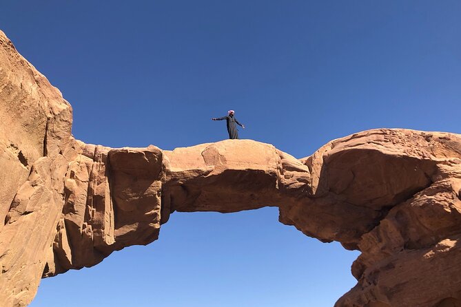 Wadi Rum Mountain Hike & Climb: Burdah, with a bridge at the top! + tour & Lunch - Lunch by the fire after the hike